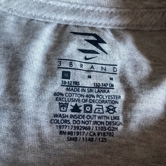 Nike Kids Gray Graphic T-Shirt - Picture 3 of 4